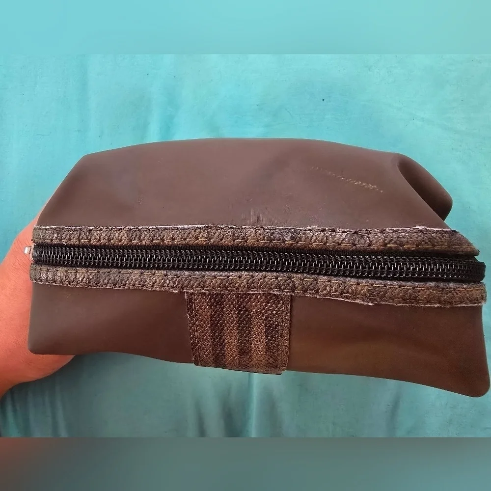Fendi Brown Cosmetic Bag Durable Fabric Zippered